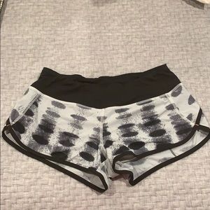 Lululemon Athletica Speed Up short size 4